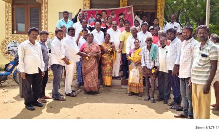 మాజీమంత్రి కేటీఆర్ జన్మదిన సందర్భంగా పండ్లు పంపిణీ