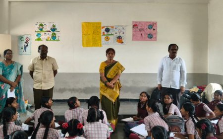 రాజోలి కస్తూర్బా  పాఠశాల ను సందర్శించిన డి ఈ ఓ