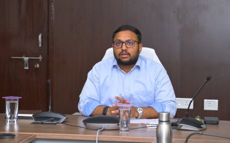 స్త్రీ నిధిలో  లక్షల అక్రమాలు 
