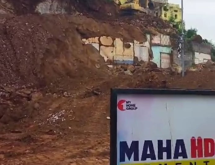 కుసుమ హరినాథ్ బాబా దేవాలయం నిర్మాత కూడా రామదాసు గారే