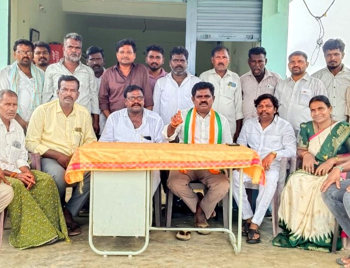 ప్రతి గడప గడపకు సంక్షేమ పథకాలు ఎమ్మెల్యేతోనే సాధ్యం