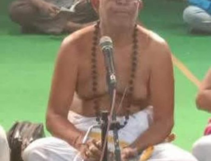 దివ్య క్షేత్రం భద్రాద్రి రామాలయం ఆస్థాన హరిదాసుగారి మృతి పట్లసంతాపంతెలిపినపురోహిత సంఘం