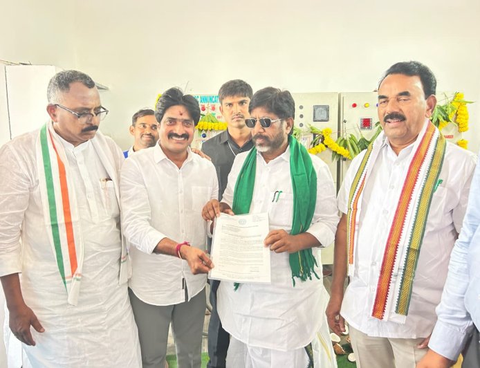 అలంపూర్‌ అభివృద్ధికి అవసరమైన విద్యుత్ సామగ్రి కోసం ఉప ముఖ్యమంత్రి భట్టి విక్రమార్క కి వినతిపత్రం