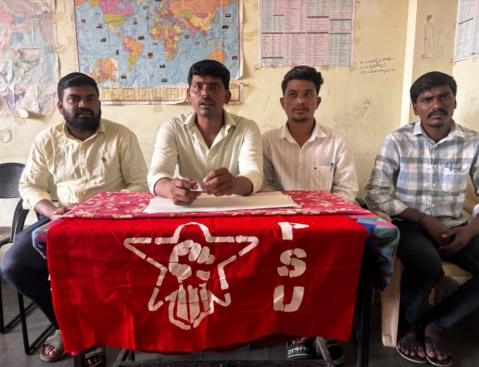 ప్రైవేటు పాఠశాలలకు వత్తాసు పలుకుతున్న డీఈఓను సస్పెండ్ చేయాలి -ఆవుల నాగరాజు పి.ఎస్.యు రాష్ట్ర అధ్యక్షులు.
