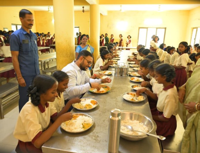 ఇమాంపేట సాంఘిక సంక్షేమ గురుకుల పాఠశాలను ఆకస్మికంగా తనిఖీ చేసిన జిల్లా కలెక్టర్ తేజస్ నంద్ లాల్ పవార్