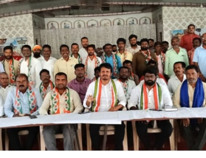 కోమటిరెడ్డి బ్రదర్స్ కు ఎమ్మెల్యే మందుల సామేలు బహిరంగ క్షమాపణ చెప్పాలి