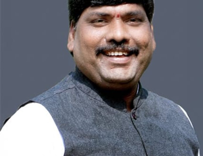 అక్షర యోధుడు... హక్కుల సారథి!