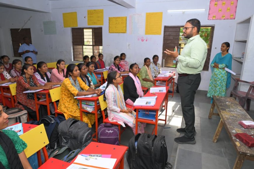 లెక్కల మాస్టారైన జిల్లా కలెక్టర్