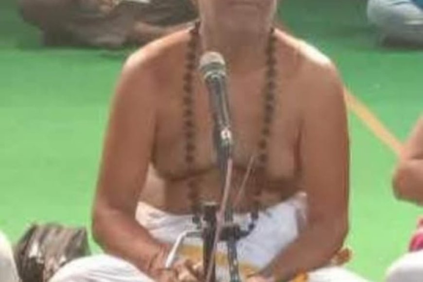 దివ్య క్షేత్రం భద్రాద్రి రామాలయం ఆస్థాన హరిదాసుగారి మృతి పట్లసంతాపంతెలిపినపురోహిత సంఘం