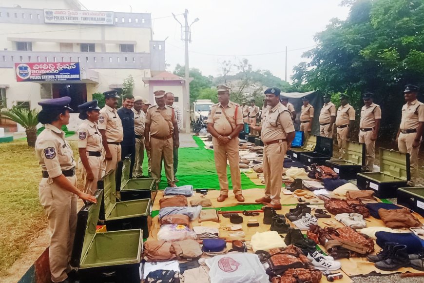 తిరుమలగిరి పోలీస్ స్టేషన్ ను తనిఖీ చేసిన డిఎస్పి