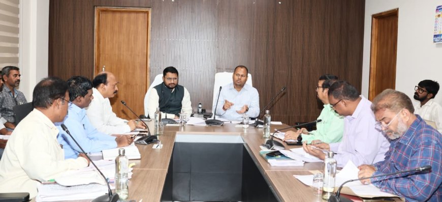 రెండు నెలల్లో ప్రాజెక్టుల భూసేకరణ ప్రక్రియ పూర్తి చేయాలి.