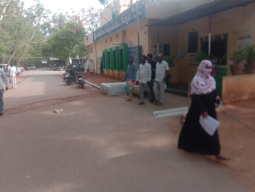 తాసిల్దార్ కార్యాలయం చుట్టూ ప్రదక్షిణలు