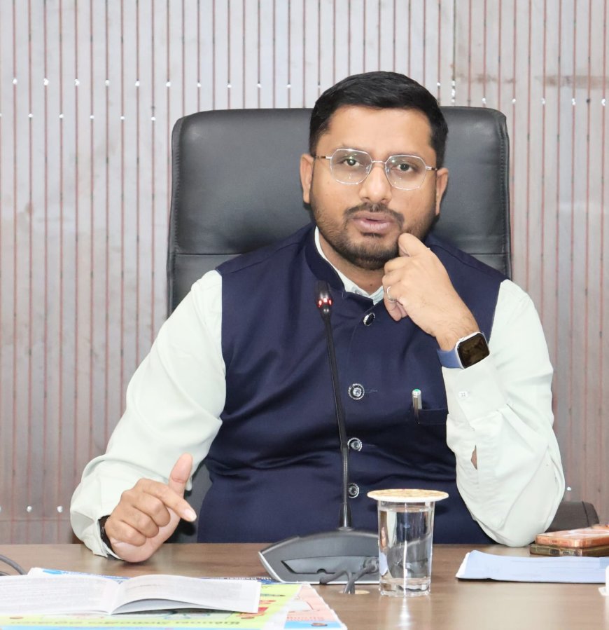 కలెక్టర్ దంపతులకు కూతురు.