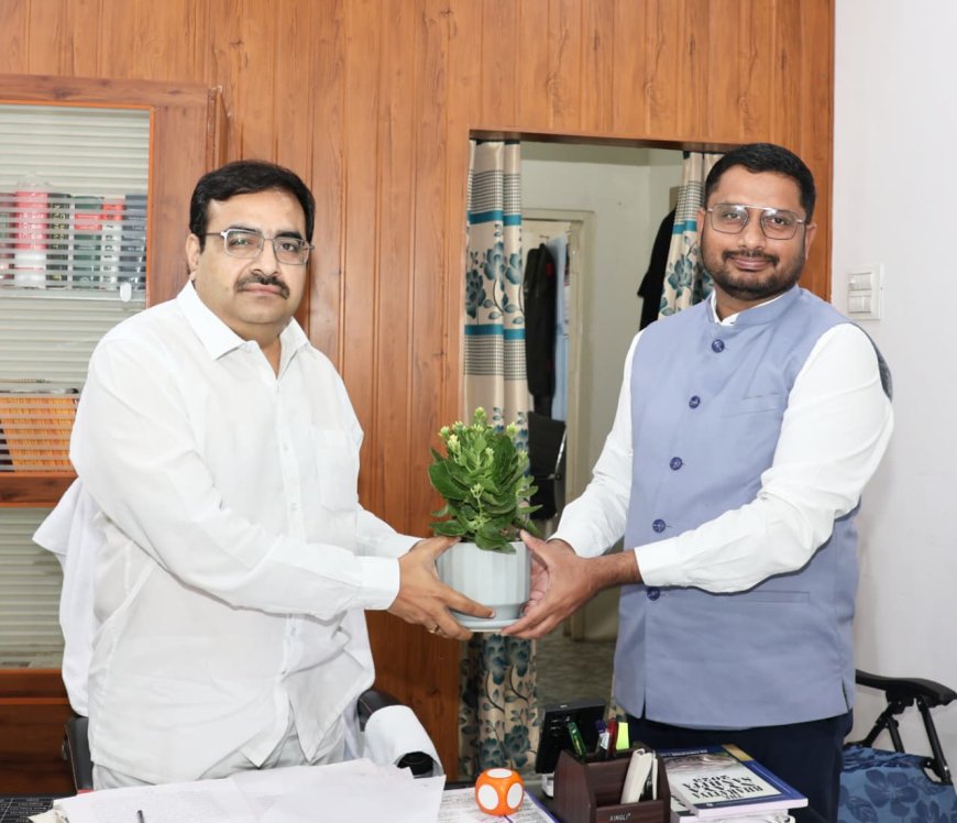 జిల్లా ప్రధాన న్యాయమూర్తికి శుభాకాంక్షలు తెలిపిన కలెక్టర్.