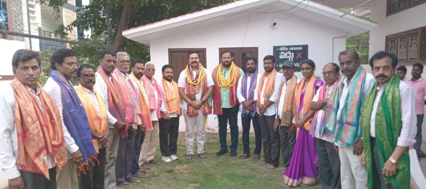నూతన కమిటీని అభినందించిన:రాంరెడ్డి సర్వోతం రెడ్డి..