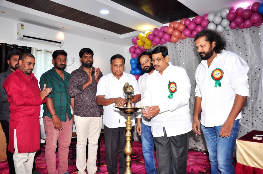 సూర్యాపేట హోటల్స్ అసోసియేషన్ నూతన కార్యవర్గ ప్రమాణ స్వీకారం