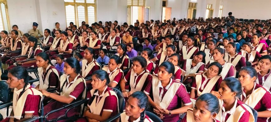మహిళా బాధితులు పోలీస్ అక్క తో సమస్యలు చెప్పుకోవచ్చు