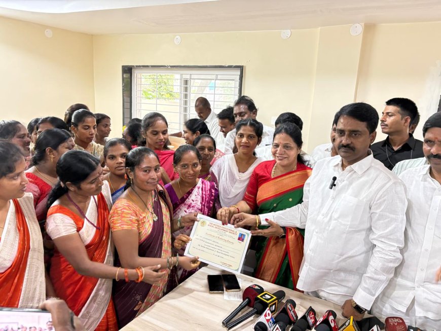 సూర్యాపేట మున్సిపాలిటీ లో పదివేల మంది మహిళకు ఉచితంగా కుట్టు శిక్షణ