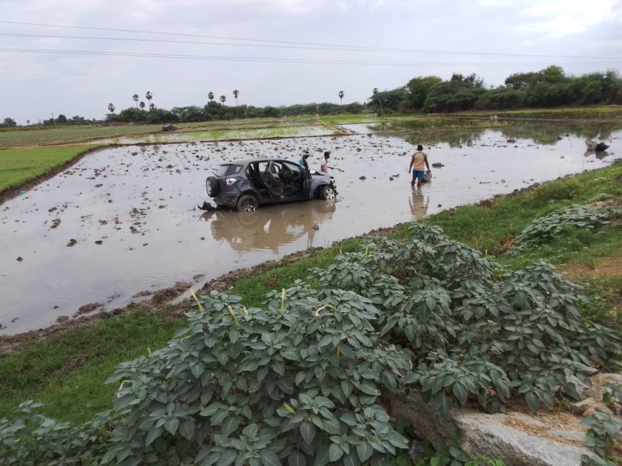 పొలంలోకి దూసుకెళ్లిన కారు....తప్పిన పెను ప్రమాదం