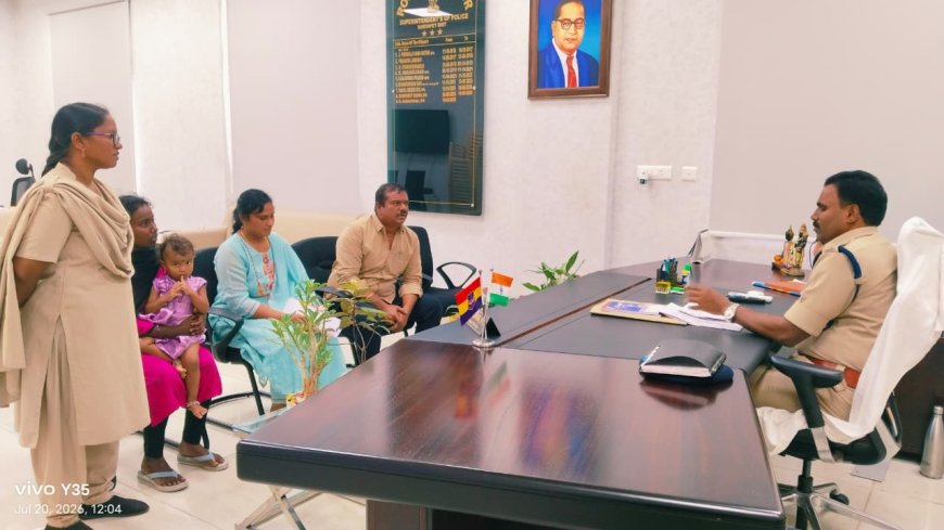 పోలీస్ గ్రీవెన్స్ డేలో బాధితుల పిర్యాదులను పరిశీలించిన జిల్లా ఎస్పి నరసింహ ఐపీఎస్ ..
