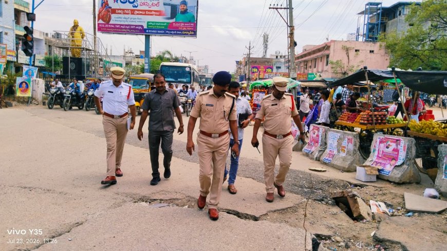ట్రాఫిక్ సమస్యల నివారణకు ప్రత్యేక చర్యలు: ఎస్పీ నరసింహ