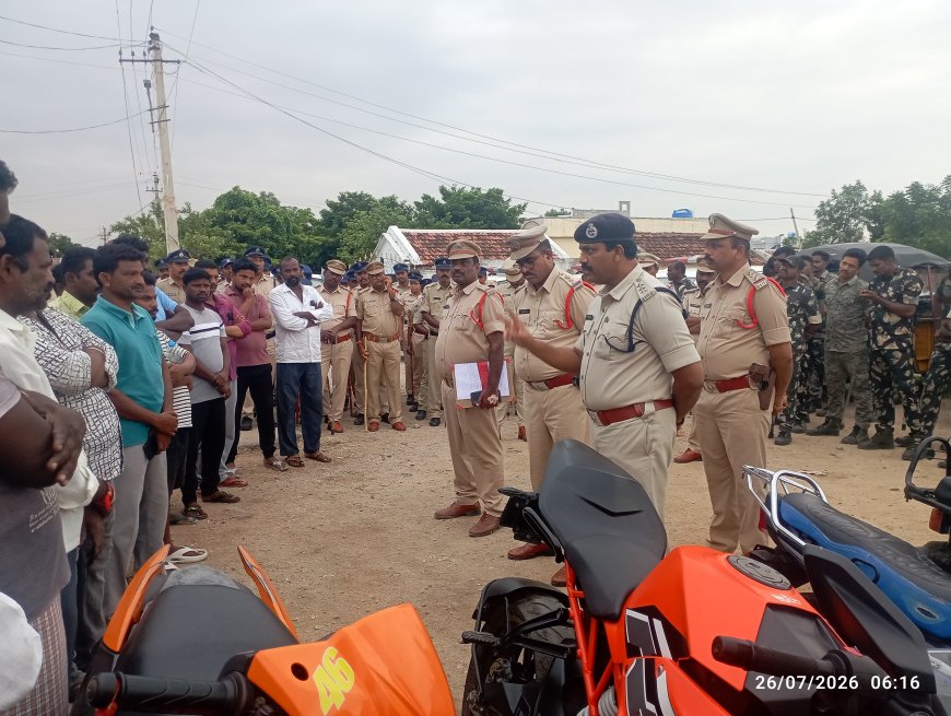 పొద్దు పొద్దున్నే కార్డెన్ సెర్చ్ 37 ద్విచక్ర వాహనాలు 3 ఆటోలు సీజ్