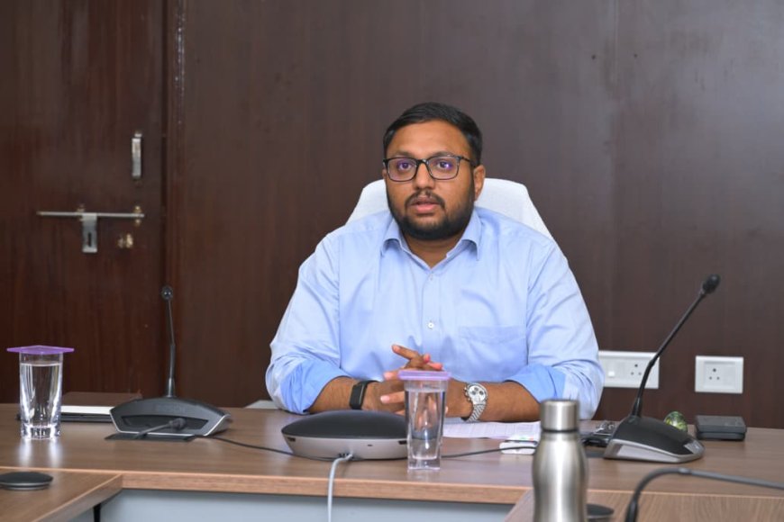స్త్రీ నిధిలో  లక్షల అక్రమాలు 