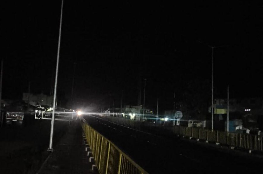 వీధి దీపాలు వెలుగునిచ్చేది ఎప్పుడో