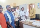 మూసి నీటిని విడుదల చేయాలి   వినతి పత్రం అందజేసిన  రైతులు 