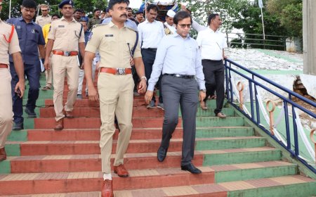 గోదావరి వరద ఉధృతిపై ప్రతి క్షణం అప్రమత్తంగా ఉండాలి