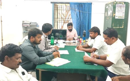రాజకీయ ప్రతినిధులతో తహసిల్దార్ సమావేశం.