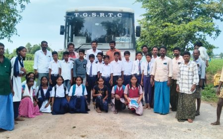 బస్సు సౌకర్యం కోసం విద్యార్థుల నిరసన