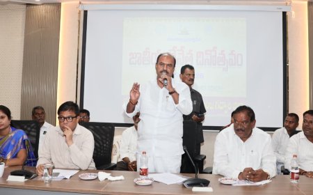 గద్వాల చేనేత బ్రాండ్ ను కాపాడుకోవాలి. 