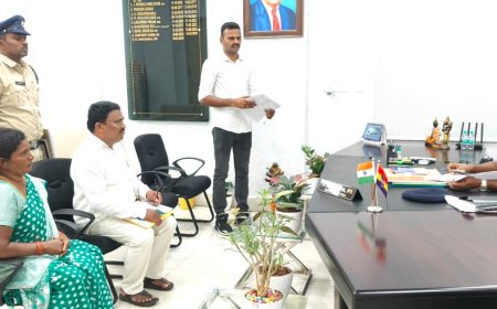 పోలీస్ గ్రీవెన్స్ డేలో బాధితుల పిర్యాదులను పరిశీలించిన జిల్లా ఎస్పి నరసింహ ఐపీఎస్