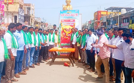 తొలి బహుజన  రాజ్య స్థాపకుడు సర్వాయి పాపన్న గౌడ్