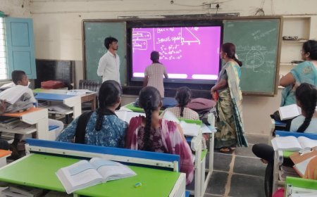 పాఠశాలను సందర్శించి విద్యార్థుల సామర్ధ్యాలను పరిశీలించిన  జిల్లా విద్యాధికారి విజయలక్ష్మి.