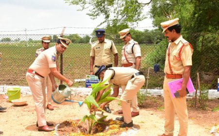 మానోపాడ్ పోలీస్ స్టేషన్ వార్షిక తనిఖీ.. సేవాభావంతో ప్రజల విశ్వాసమే పోలీసింగ్‌కు బలం: జిల్లా ఎస్పీ టి. శ్రీనివాసరావు, ఐపిఎస్