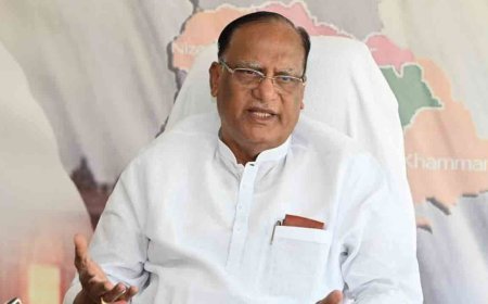 గీత దాటిన వారిపై వెంటనే వేటు వేయకపోతే కాంగ్రెస్ పార్టీకి నష్టం