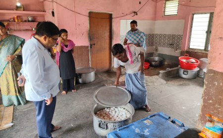 గురుకుల పాఠశాలను ఆకస్మికంగా తనిఖీ చేసిన అద