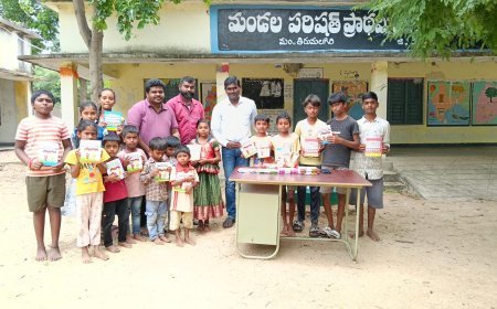 హంస ఫౌండేషన్ ఆధ్వర్యంలో విద్యార్థులకు  పుస్తకాల పంపిణీ