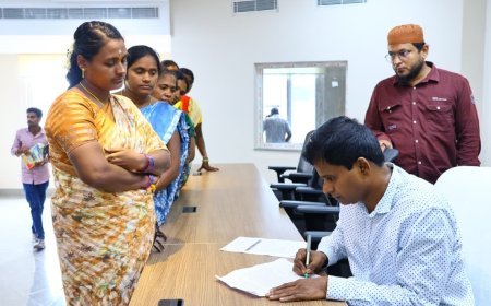 ప్రజావాణి దరఖాస్తులకు అధిక ప్రాధాన్యత ఇస్తూ సమస్యలను పరిష్కరించాలి