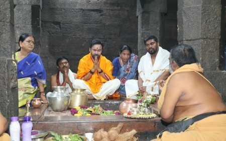 అలంపూర్ ఆలయాల్లో మంత్రి ప్రత్యేక పూజలు