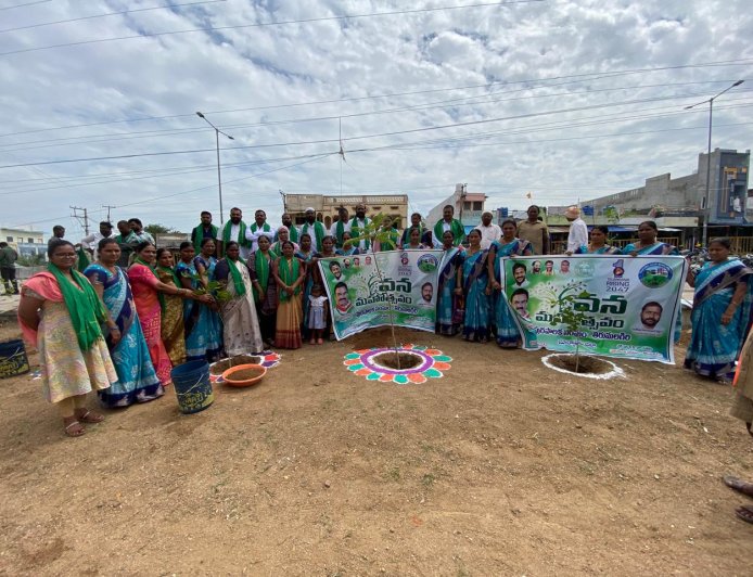ముందు తరాల కోసం చెట్లను నాటాలి మున్సిపల్ చైర్మన్