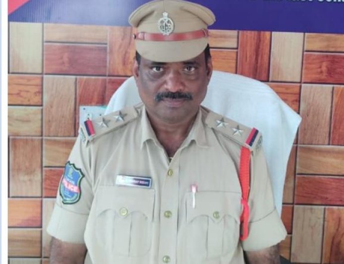 అత్యవసర సేవలకు 112 డయల్ చేయండి: ఎస్సై వెంకట్ రెడ్డి