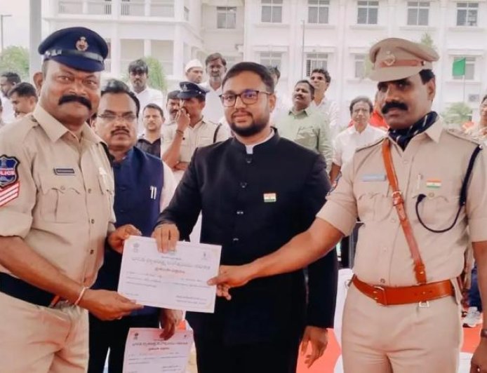 హెడ్ కానిస్టేబుల్ కు ఉత్తమ అవార్డు