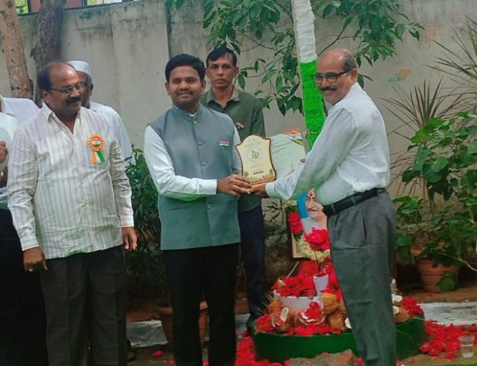 జోగులాంబ గద్వాల జిల్లా వ్యవసాయ శాఖకు రాష్ట్ర ఉత్తమ పురస్కారం