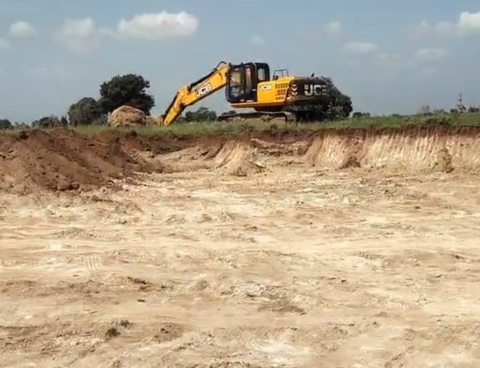 సూర్యాపేట జిల్లాలో రెచ్చిపోతున్న మట్టి మాఫియా