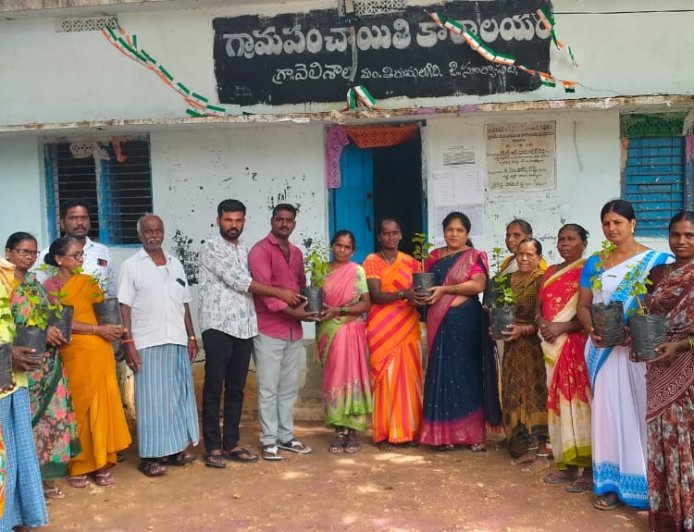 పచ్చని చెట్లతో పరిశుభ్రమైన గ్రామంగా తీర్చిదిద్దడమే నా లక్ష్యం