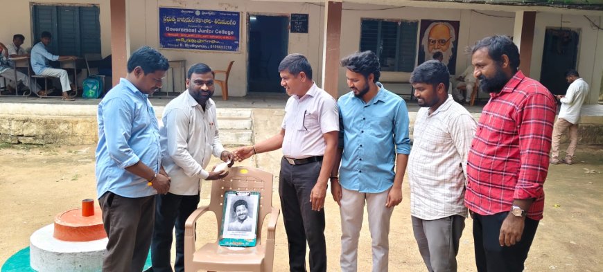 ముఖ్యమంత్రి రేవంత్ రెడ్డి చిత్రపటానికి పాలాభిషేకం