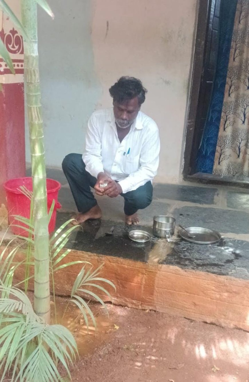 గట్టు ఎంఆర్ఓ కార్యాలయంలో అటెండర్‌తో వెట్టిచాకిరి?
